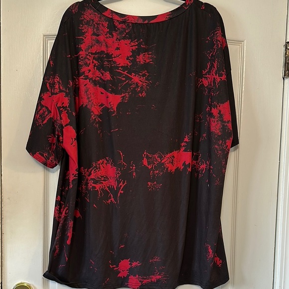 SHEIN Black and Red Short Sleeve Tee with Mystical Design - Picture 4 of 8